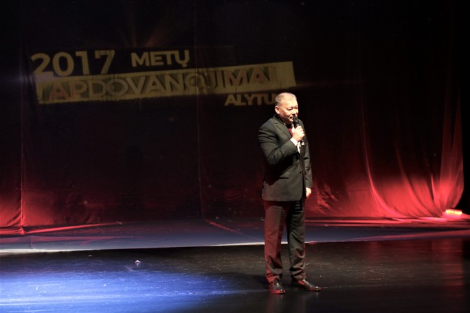 Vakaro su Martynu Levickiu metu Alytuje išdalinti Metų apdovanojimai