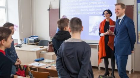 Sostinės meras kviečia Vilniaus mokyklas surengti Kazio Bradūno atminimo pamoką