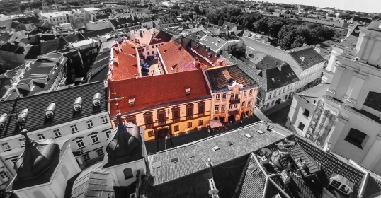 „Vilniaus vandenys“ aukcione sėkmingai pardavė Senamiestyje įsikūrusios centrinės būstinės patalpas