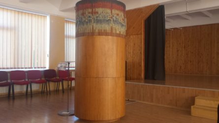 „Tautiškos giesmės“ instaliacija Viduklės Simono Stanevičiaus gimnazijoje
