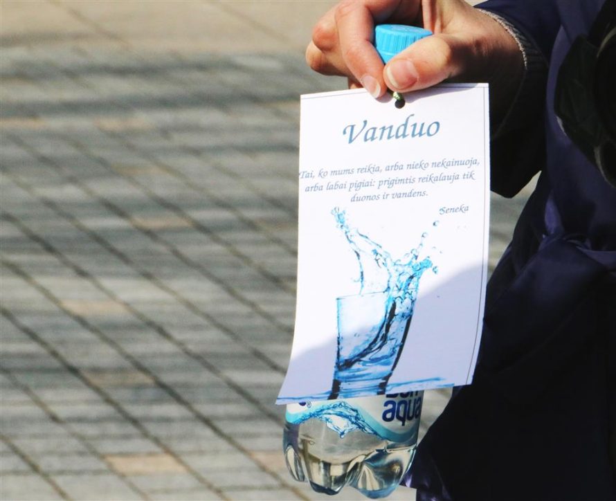 Ką reikėtų žinoti apie vandenį plastikiniame butelyje?