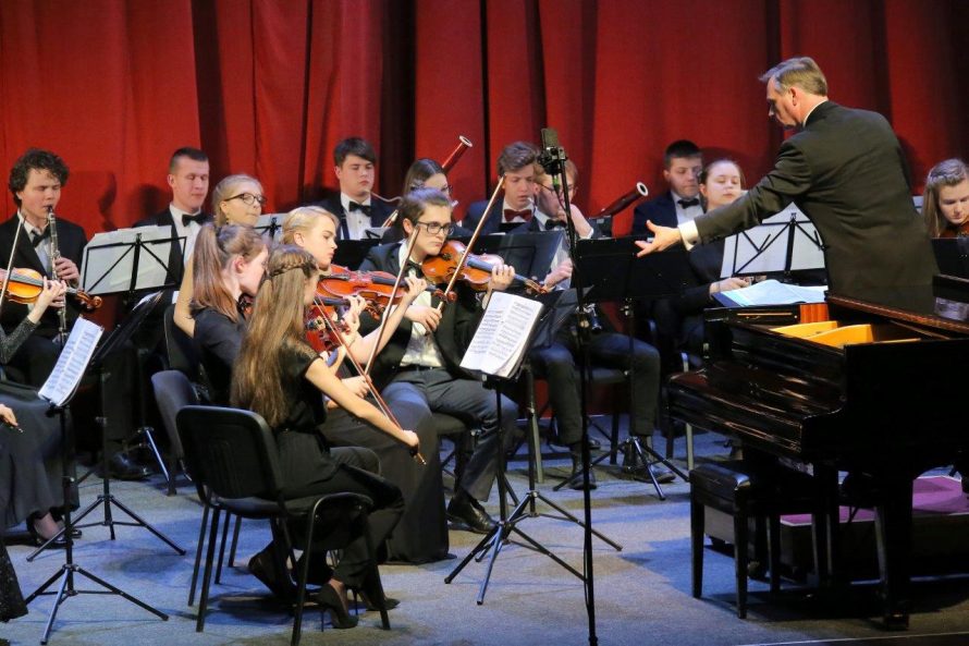 #Atgarsiai – kovo 11 d. Nacionalinio M. K. Čiurlionio menų mokyklos simfoninio orkestro koncertas
