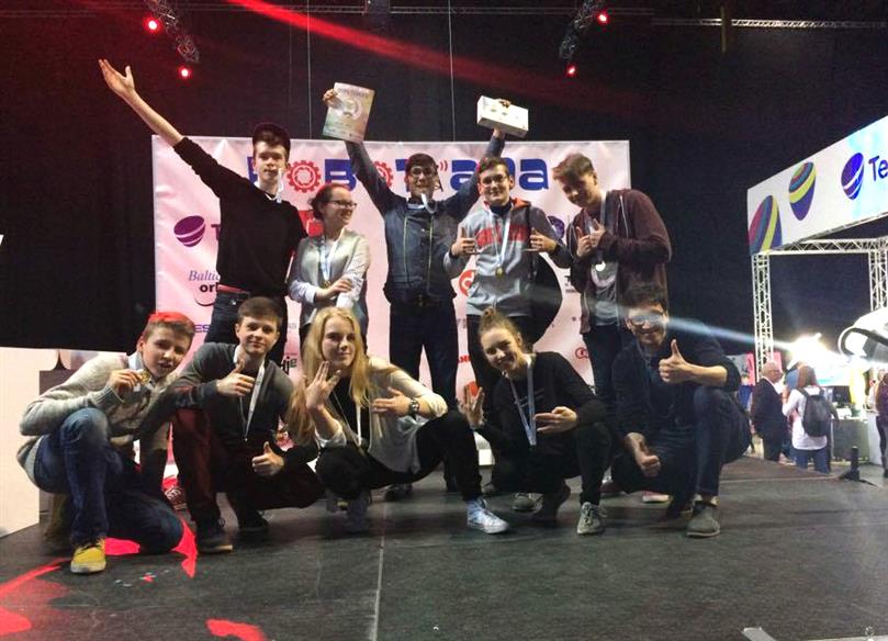 Robotiadoje 2017 Alytaus Putinų gimnazijos komanda iškovojo vertybių srities pirmąją vietą!