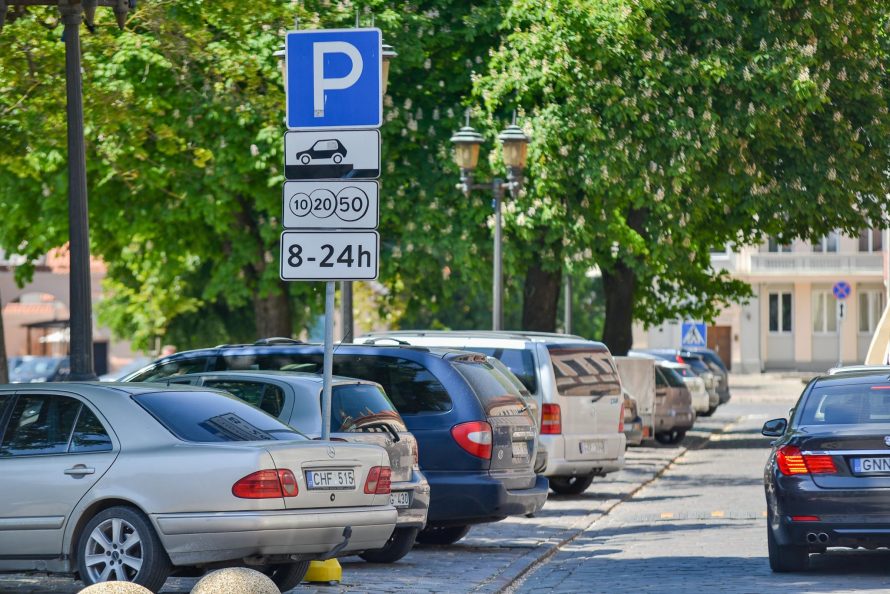 Kauno centre ruošiasi branginti parkavimą: pateikė priežastis kodėl