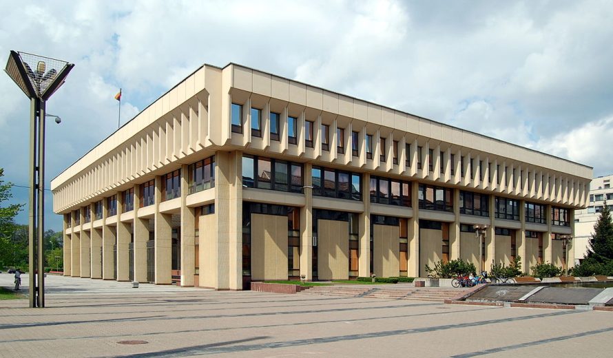 Seimas atmetė Respublikos Prezidentės veto ir leido vidaus sandorius savivaldybėse