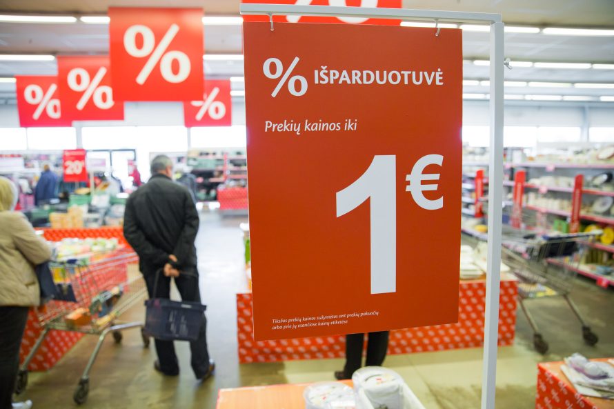 „Maxima“ atidarė išparduotuvę: dauguma prekių – iki 10 eurų