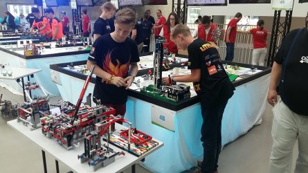 Lietuvos čempionus Europos robotikos čempionate palaikė ir Lietuvos ambasadorė Danijoje