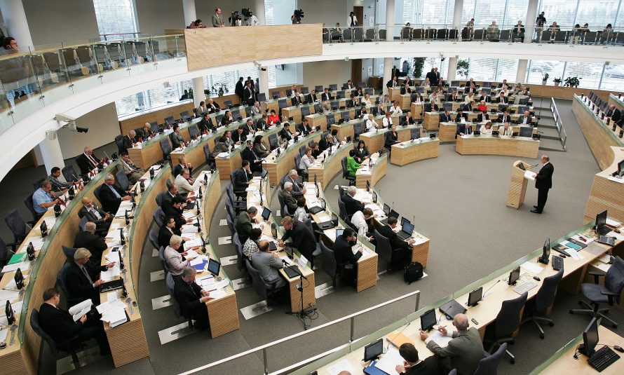 Seimo TS-LKD frakcijos pranešimas: „Dėl smulkaus sukčiavimo valstiečių lyderiams siūloma trauktis iš vadovų postų“