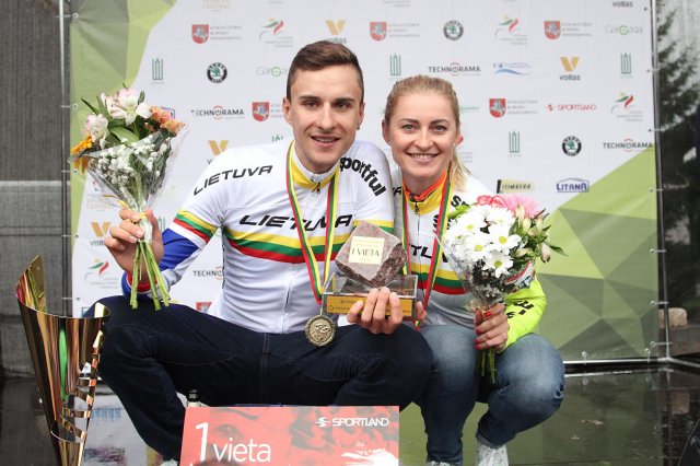 Lietuvos dviračių plento grupinių lenktynių čempionų titulai – panevėžiečiaims