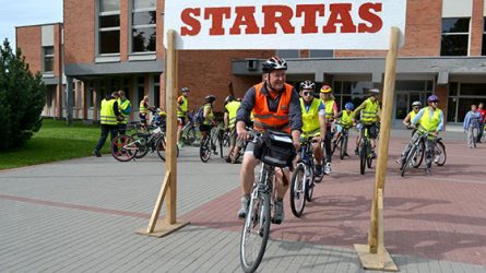 Piliakalnių metais dviratininkai aplankė Radviliškio rajono piliakalnius