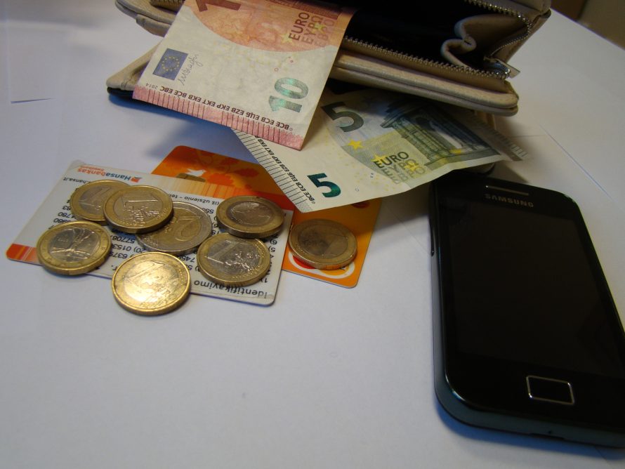 Sukčius, išgryninęs beveik 10 tūkstančių joniškietės eurų, lauks teismo verdikto