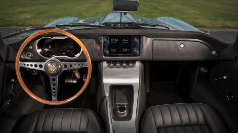 Laikui nepavaldi ikona „Jaguar E-type“ tapo elektromobiliu