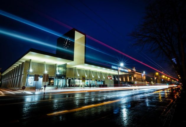 Kauno autobusų stotis vakare