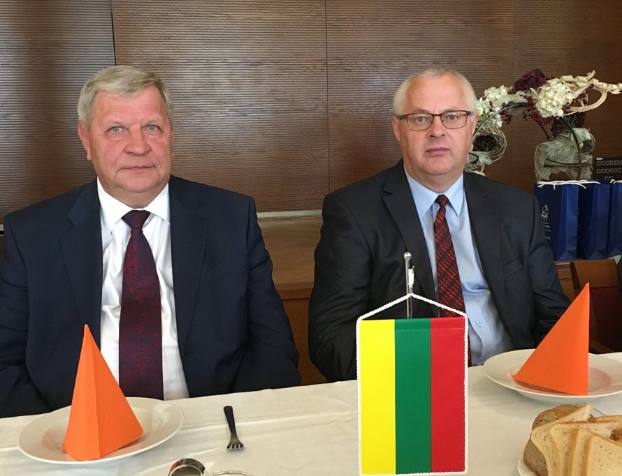 Mažeikių rajono savivaldybės delegacija Haviržove pasveikinta lietuviškai