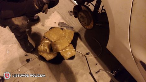 Užsieniečio automobilyje rasta narkotinių medžiagų už daugiau kaip pusė milijono eurų