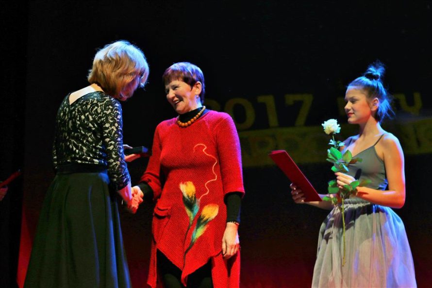 2016 m. metų apdovanojimai už nuopelnus švietimui ir sportui įteikti R. Moisejenkienei ir J. Jonuškai. Ką apdovanosime šį kartą?