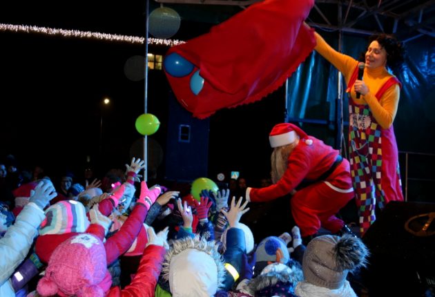 Lazdijų mieste įžiebta kalėdinė eglė