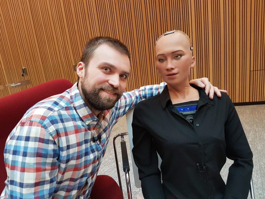 Lietuvoje humanoidė Sofija pirmą kartą nusifilmavo seriale