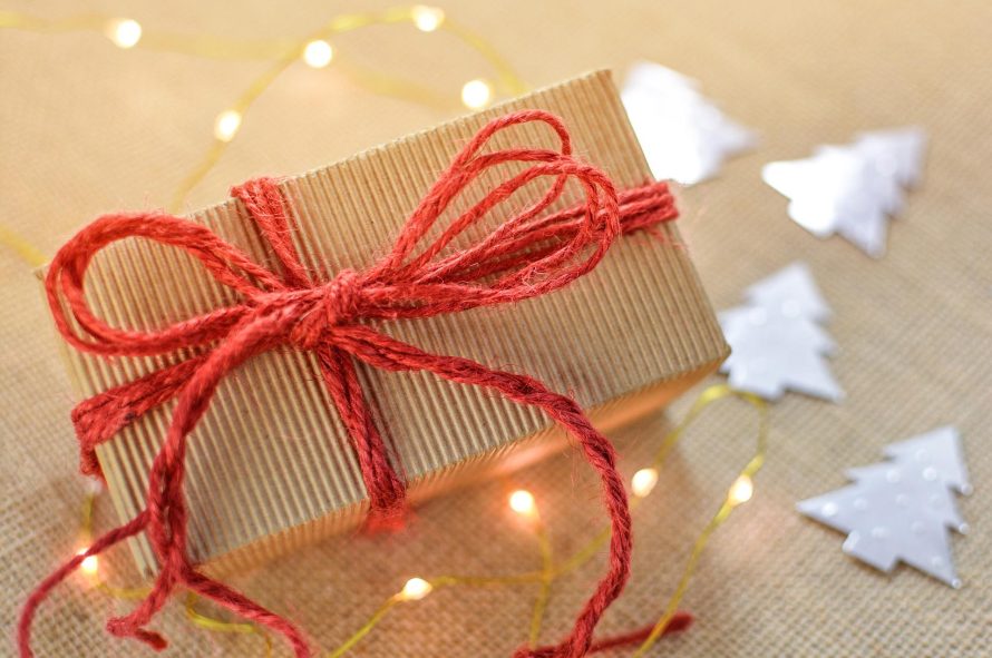 5 patarimai siunčiantiems kalėdines dovanas paštu