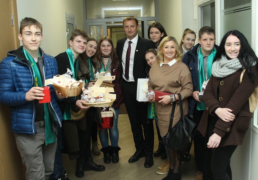 Šiaulių mokyklų paramos akcijos dalyviai lankėsi Savivaldybėje