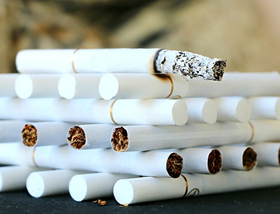 Kaltinimai cigarečių kontrabanda atvedė į teismą