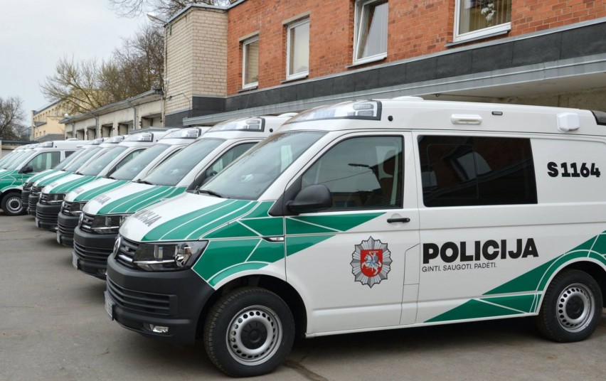 Į Šiaulių apskrities policijos aptarnaujamą teritoriją išriedėjo dešimt „policijos biurų“ ant ratų