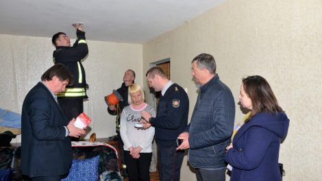 Akmenės rajono savivaldybė nupirko dešimteriopai daugiau dūmų detektorių