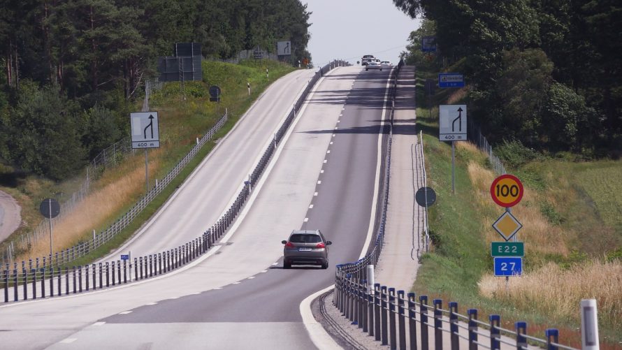 Minime saugaus eismo dieną: ką reikia daryti, kad Lietuvos keliai būtų tokie saugūs, kaip Švedijoje