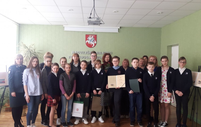 Radviliškio rajono mokiniai rašė laiškus vairuotojams
