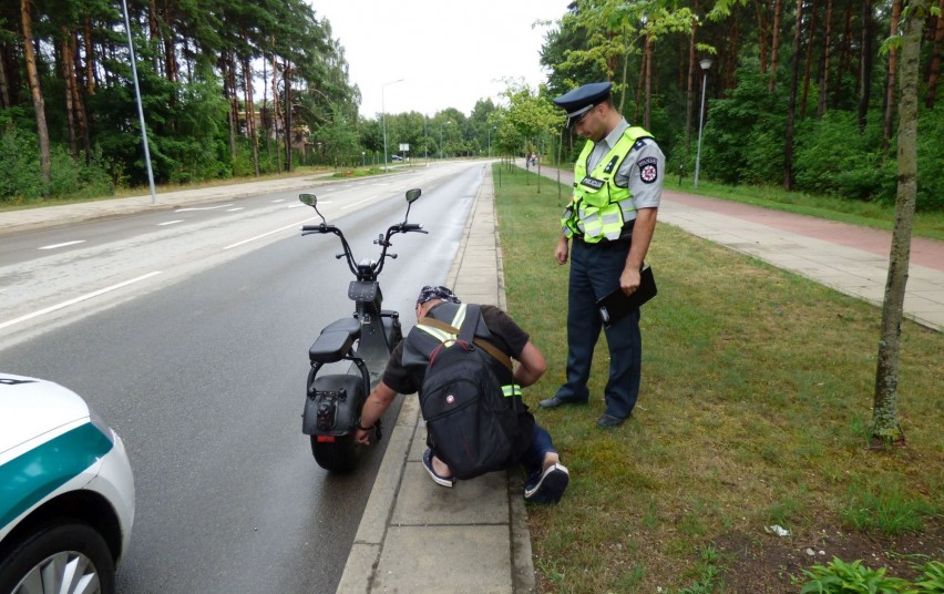 Palangos pareigūnai aktyviai prižiūri dviratininkų ir pėsčiųjų eismą
