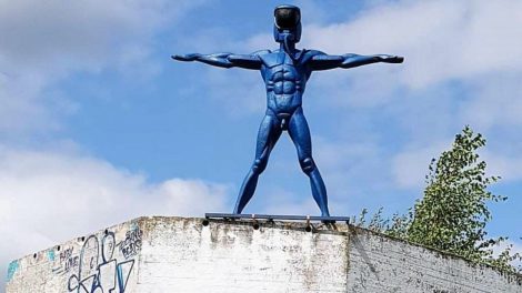Ant Salduvės piliakalnio Šiauliuose iškils moderni nuogo kario skulptūra „Deguonis“