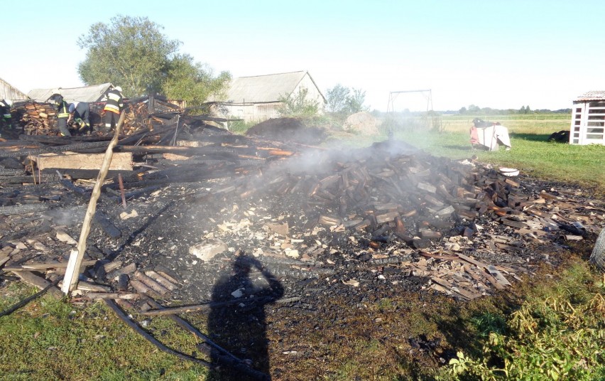 Raseinių rajone sudegė ūkinis pastatas – padegimu įtariamas vyras sulaikytas