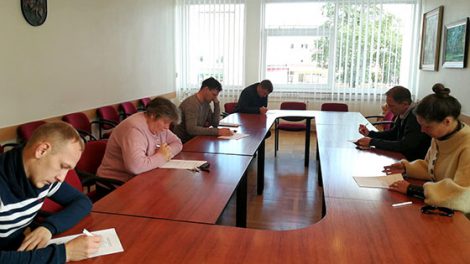 Dėl Konstitucijos egzamino nugalėtojo vardo varžosi šeši Radviliškio rajono savivaldybės gyventojai