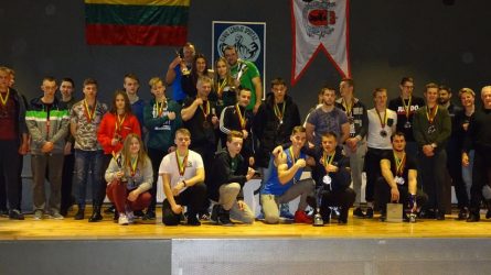 Įvyko Mažeikių rajono 22-asis rankų lenkimo čempionatas