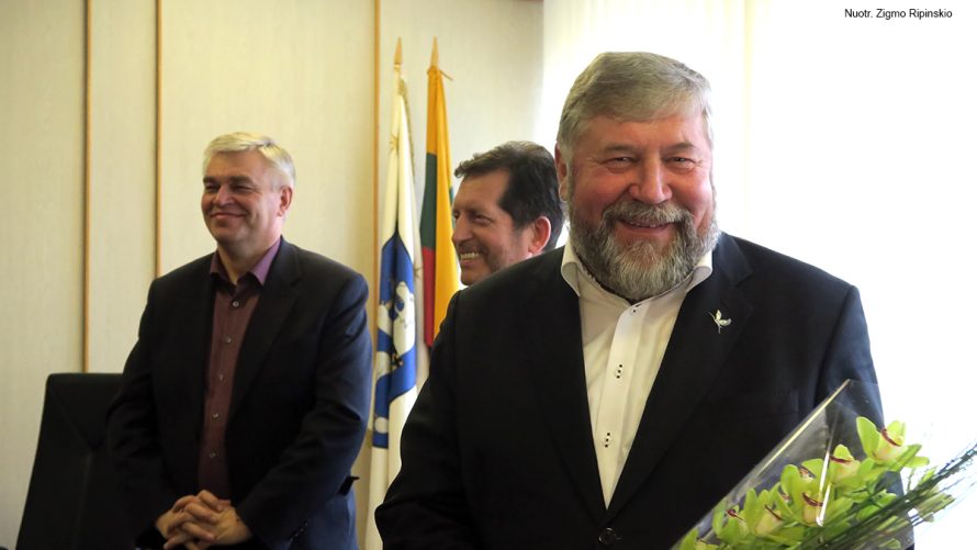 Rinkėjai savo balsais antrajai kadencijai Šiaulių rajono savivaldybės meru išrinko Antaną Bezarą