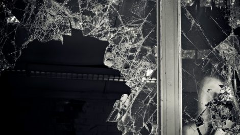 Biržietis nuteistas dėl kaimynės terorizavimo bei kitų nusikaltimų