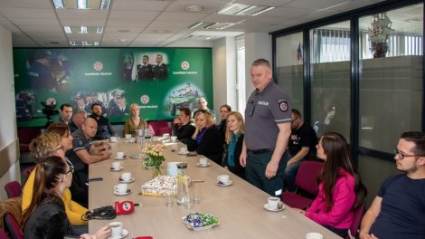 Spaudos dienos proga Klaipėdos žurnalistai trumpam „įdarbinti“ policijos ekspertais