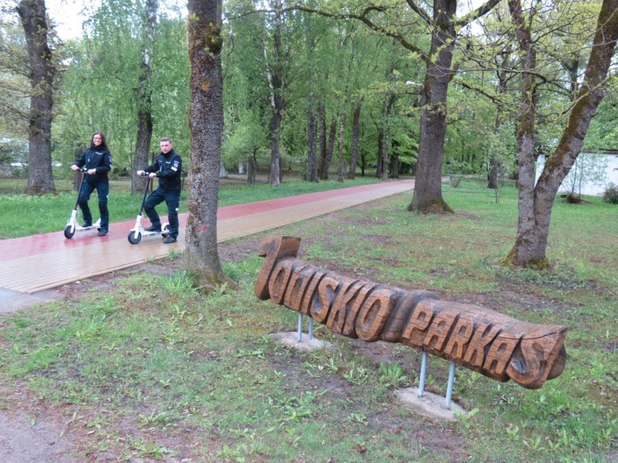 Joniškio policijos pareigūnai patruliavimui bei viešiems renginiams naudos ir paspirtukus