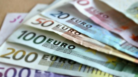 Minusiniame biudžete – 136 tūkst. eurų išeitinėms išmokoms