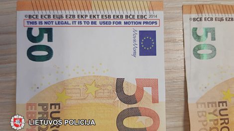 Klaipėdos pareigūnai sulaikė internetu tūkstantį padirbtų eurų banknotų parsisiuntusį ir juos realizavusį vyrą