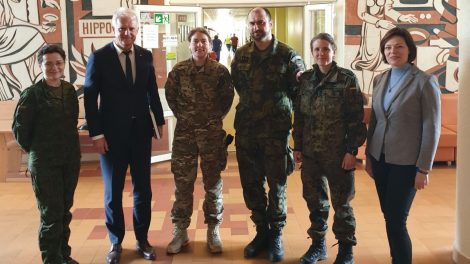 Ligoninėje lankėsi NATO kariai