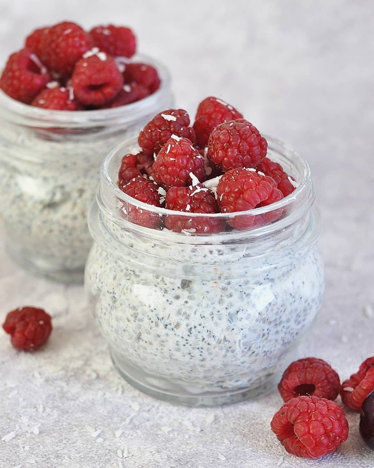 Pusryčiai stiklainiuke – CHIA sėklų pudingas su jogurtu
