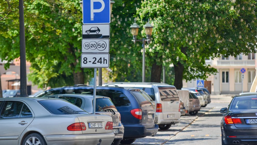 uzgrustame-kauno-centre-planuoja-keisti-automobiliu-stovejimo-tvarka