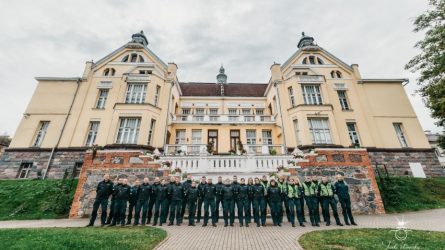 Policijos dienai - netradicinė Šiaulių pareigūnų fotosesija