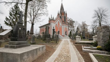 Atsinaujinančios istorinės Rasų kapinės pasiruošusios priimti Sukilimo vadus