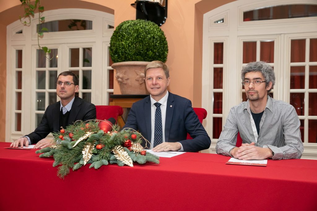 vilnius-vel-sieks-tapti-graziausios-europos-kaledu-egles-rezidencija