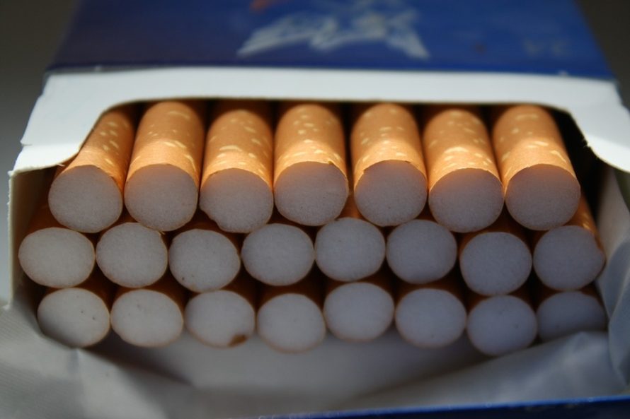12 tūkst. cigarečių pakelių be banderolių atvedė kuršėniškį į teismą