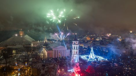 Įspūdingos 2020-ųjų sutiktuvės Vilniuje: unikali 3D instaliacija ir fejerverkų šou