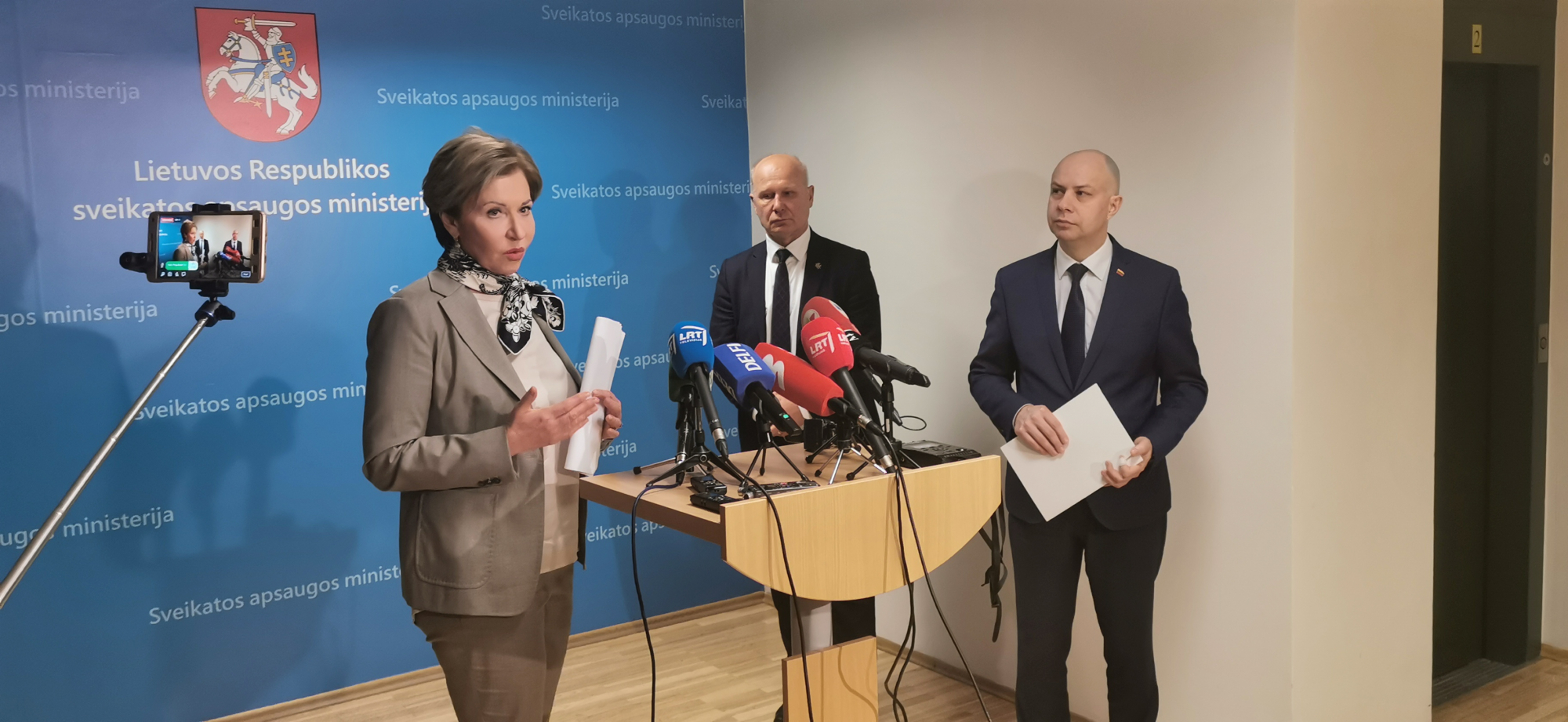 naujasis-koronavirusas:-situacija-stebima-ir-rengiamasi-galimoms-gresmems