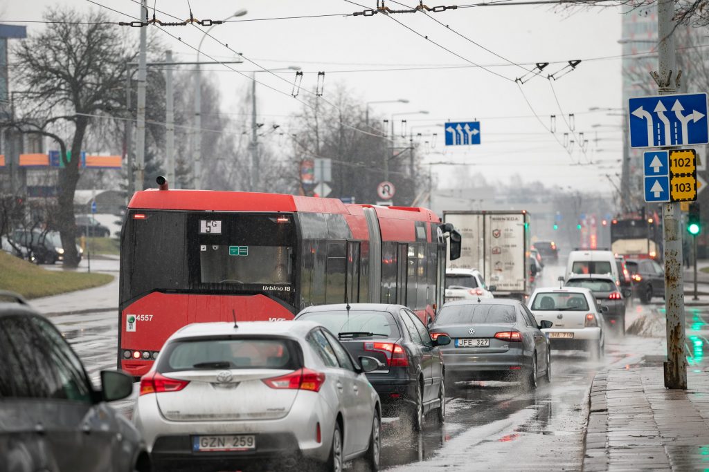 kareiviu-gatveje-po-rekonstrukcijos-greiciau-ir-patogiau-judes-visi-eismo-dalyviai
